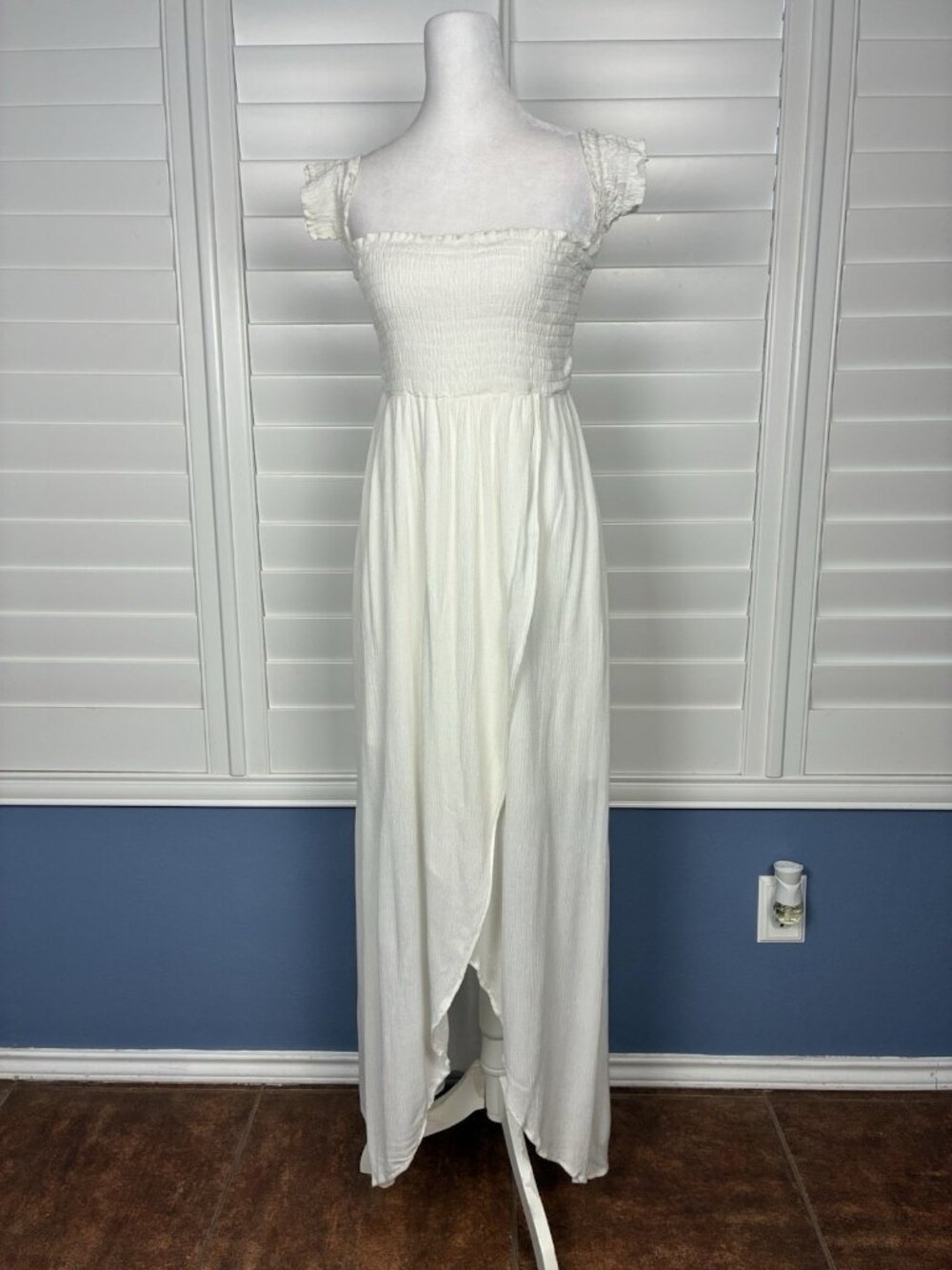GB Women’s M White Smocked Tulip Hem Maxi Dress Ruffle Sleeves Boho Cottagecore